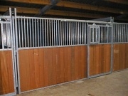 B&S Hekwerk en Kennelbouw Paardenbox binnen